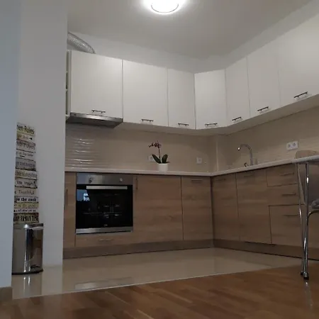 Lukana Apartment *